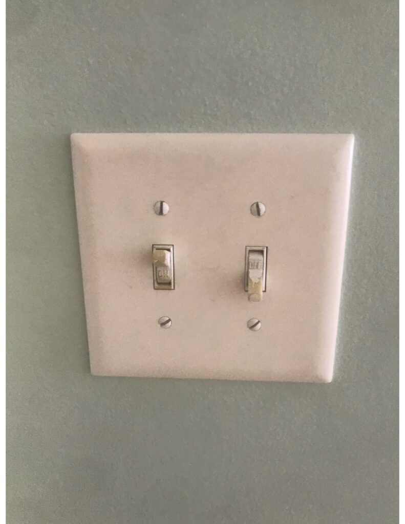 Plain boring switch light plate cover